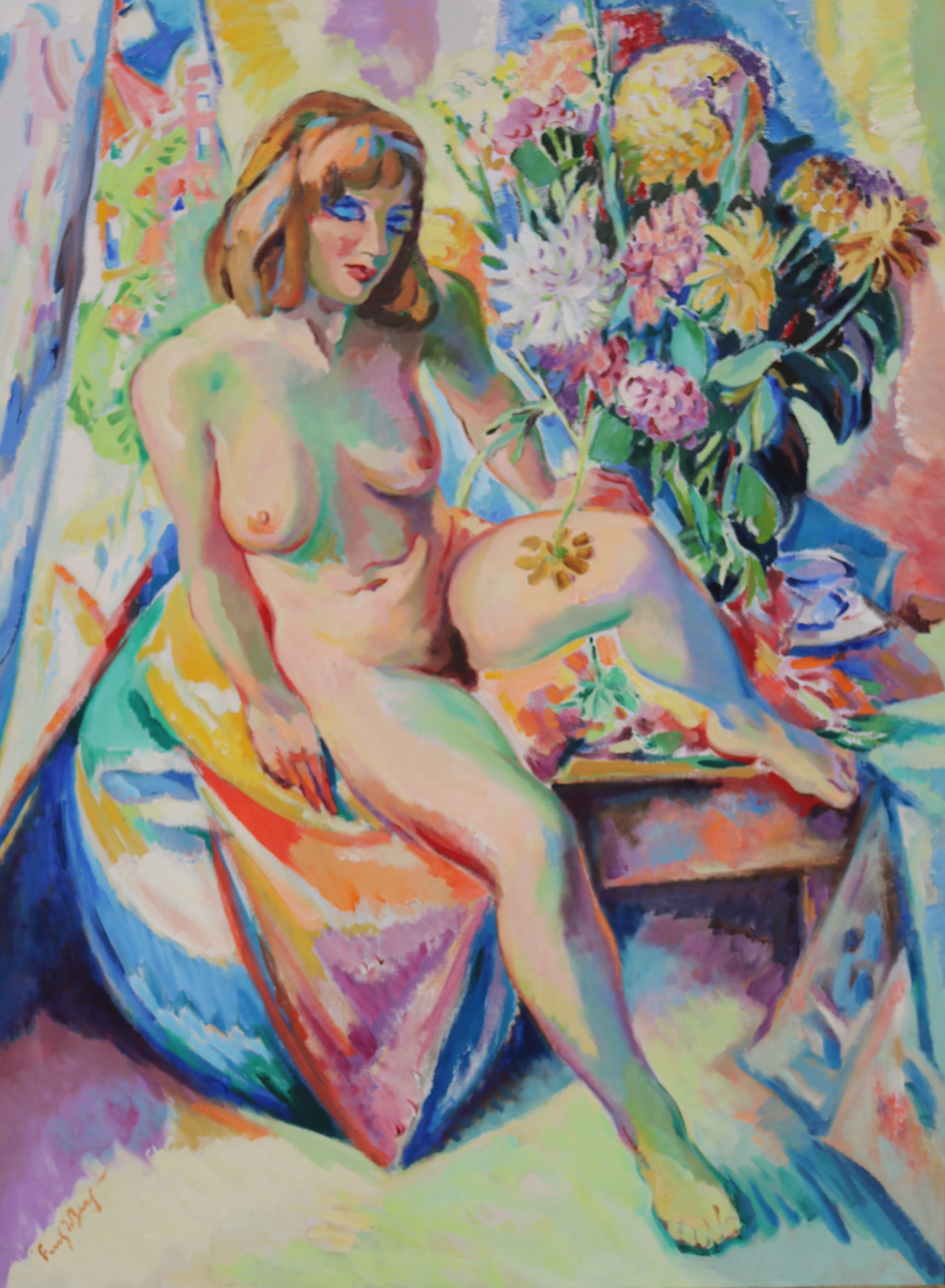 Zittend naakt met bloemen