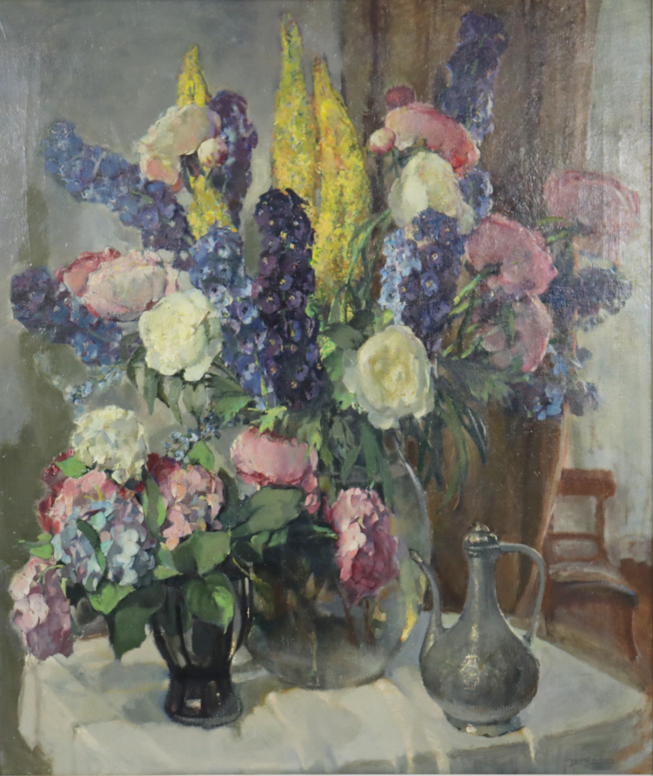 Stilleven met pioenrozen, lupinen en hortensia