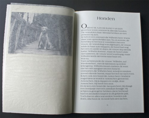 Holda de hond / Holda der Hund