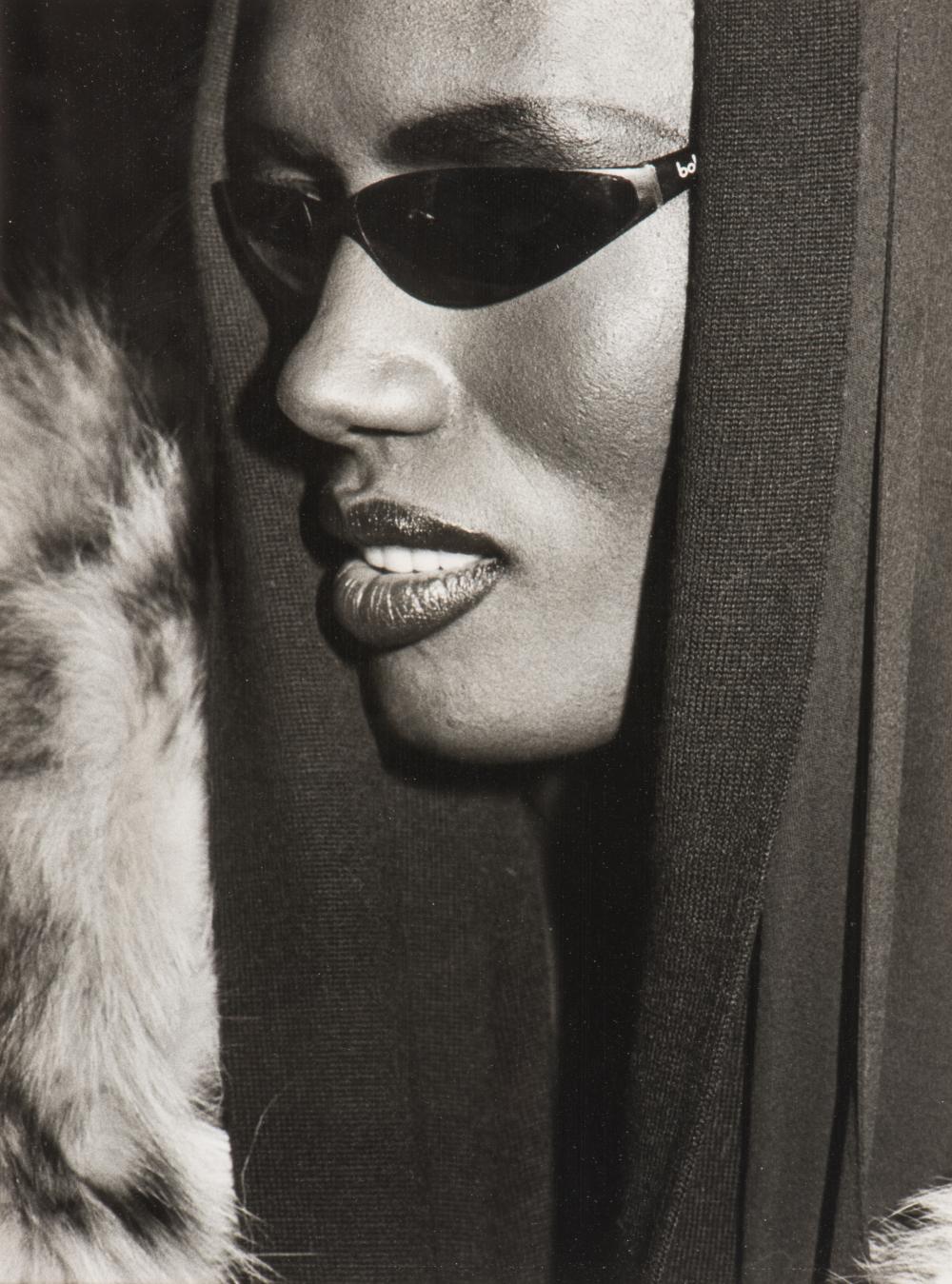 Grace Jones entering Club Cecil's, Zandvoort (1985)
