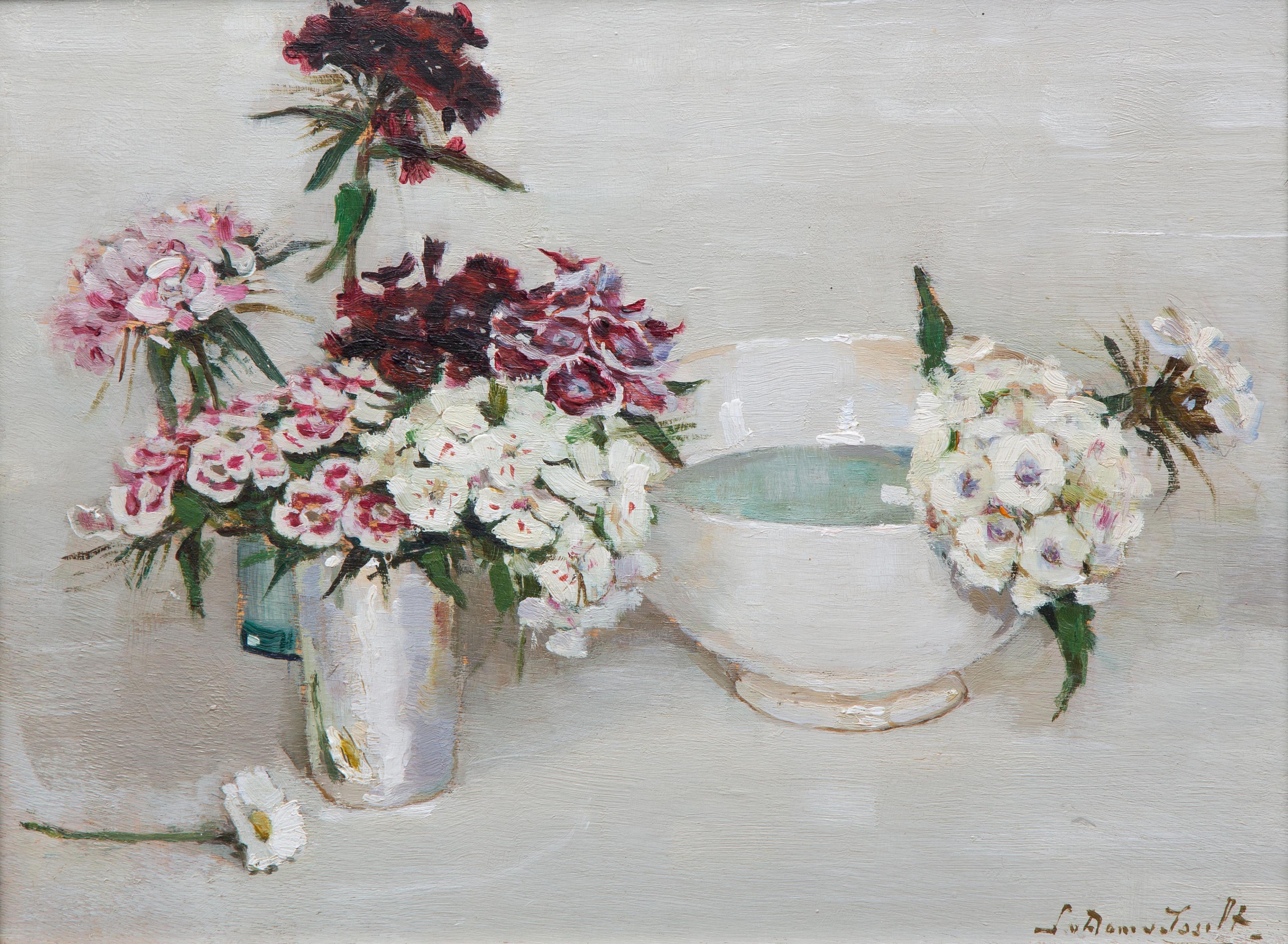 Stilleven met bloemen in een vaas en een kom