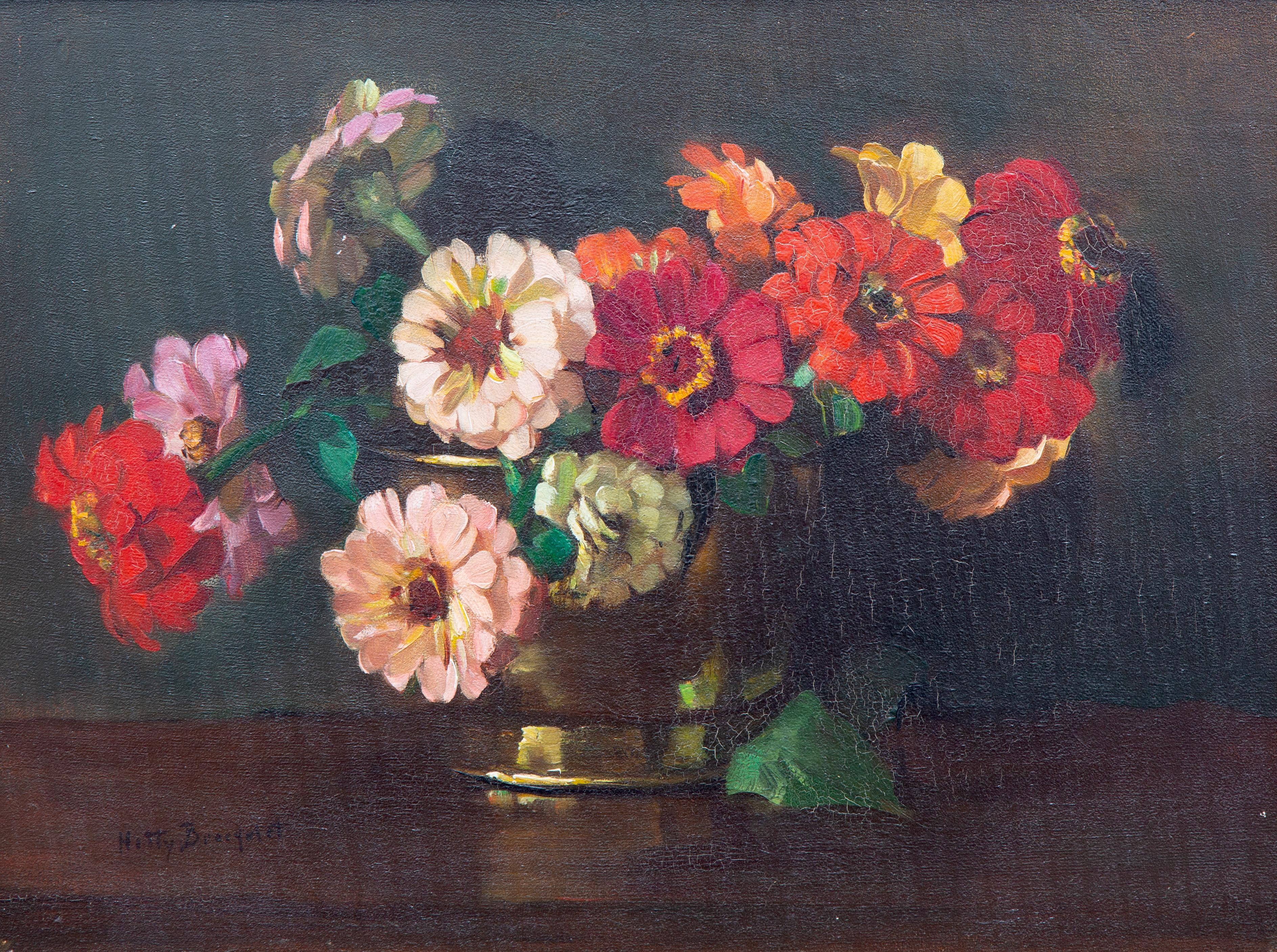 Bloemen in een koperen pot