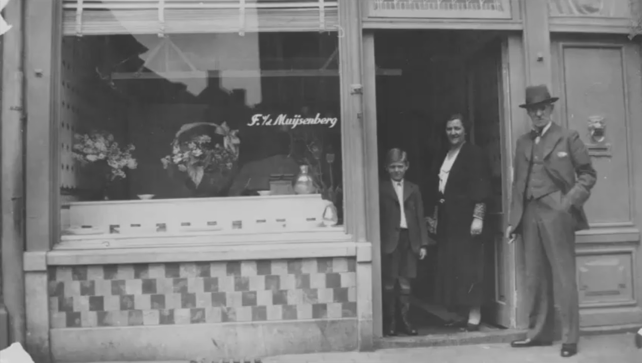 Slager van den Muysenberg met kind, knechten en vee, Breda (1940)