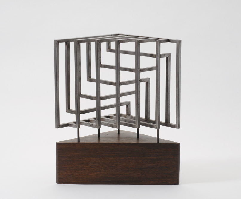Abstracte ijzersculptuur